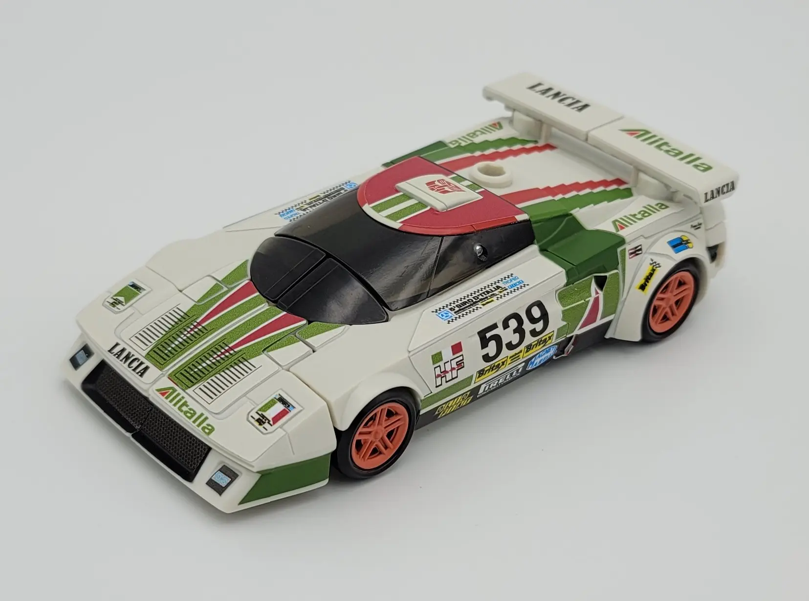 Earthrise Wheeljack's alt mode (iso)